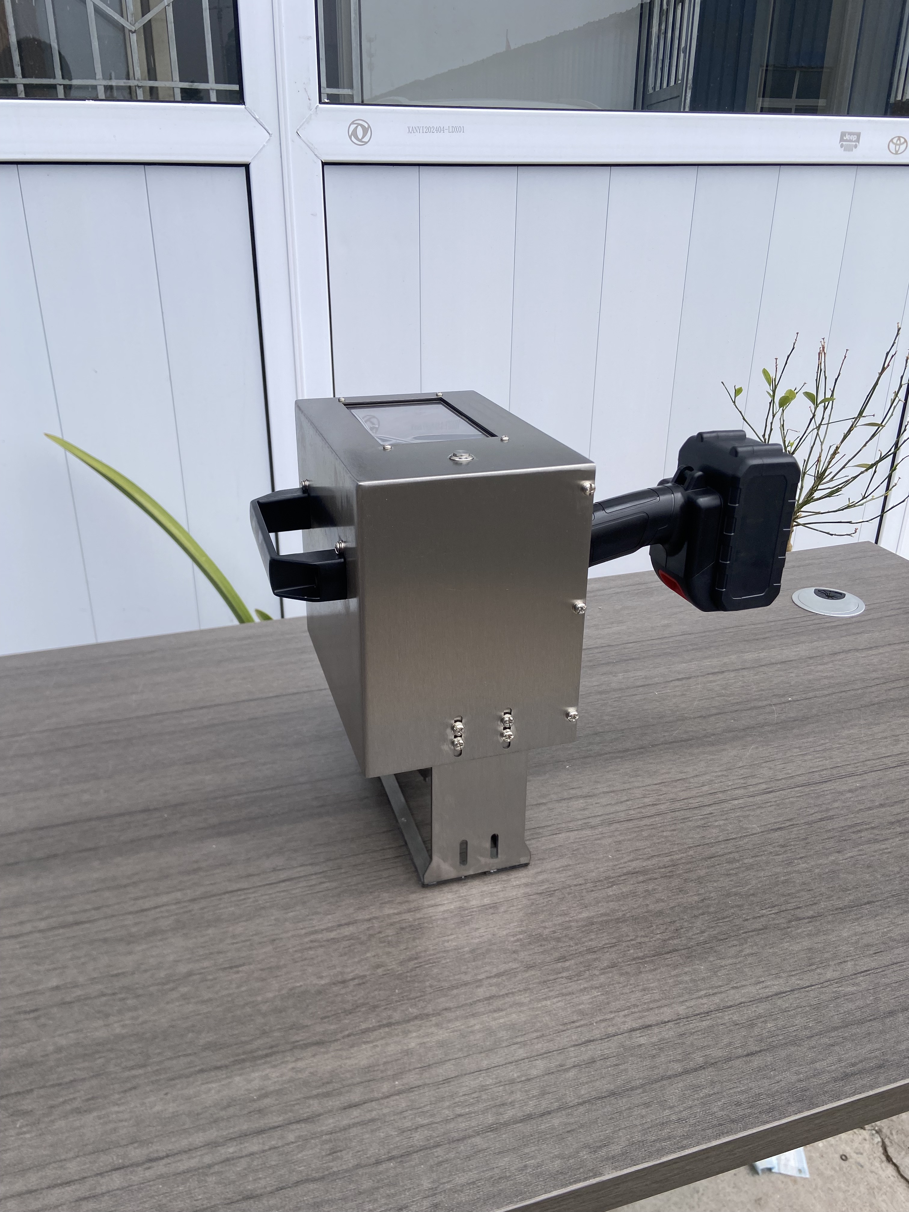Mini Battery Operated Battery Handheld Dot Peen Marking Machine XY/SD-4-9030